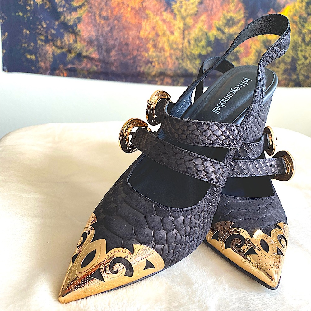 JEFFREY CAMPBELL  GOLD METAL POINTED TOE ❤️❤️